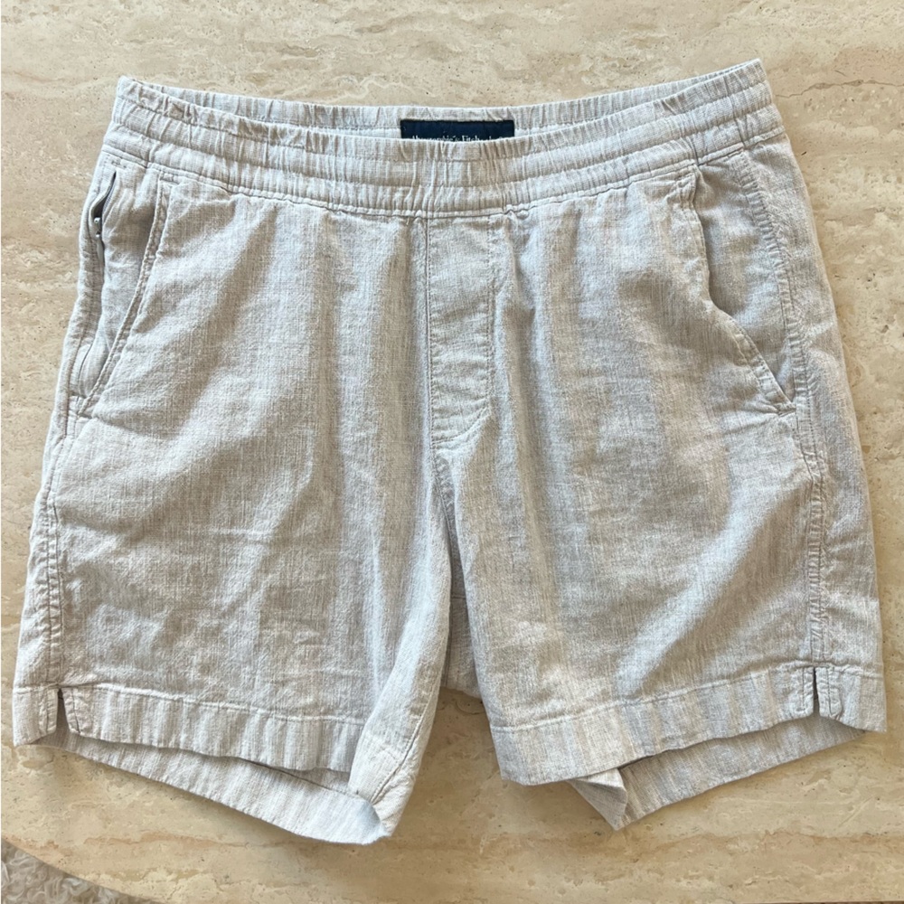 Abercrombie + Fitch Linen Shorts Size Small in Cream — NEW